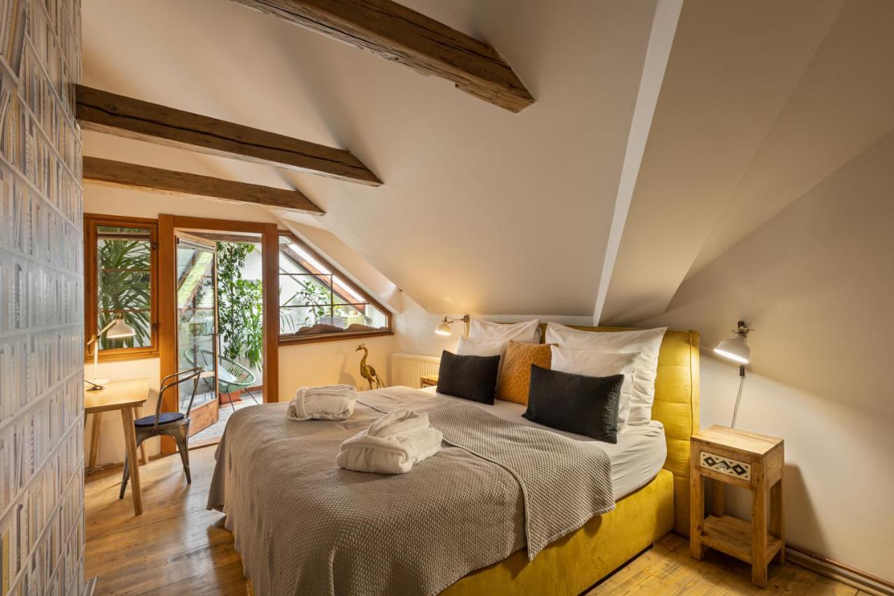 Bohemian Chic 2 Bedroom 2 Bathroom Loft With Hanging Chair Prague Luaran gambar