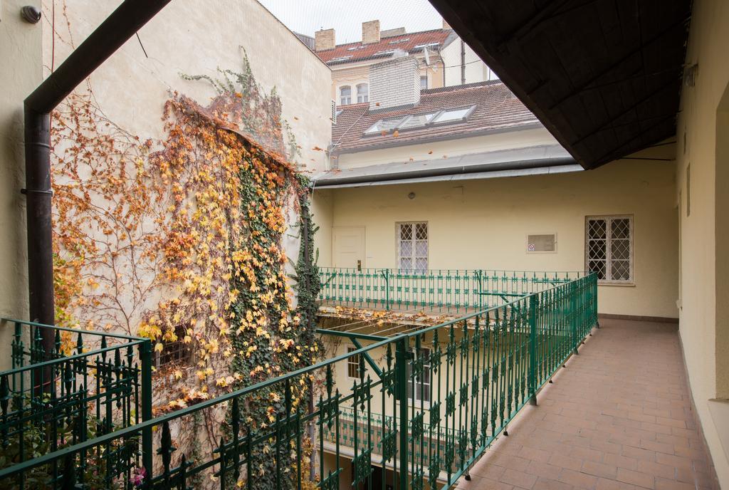 Bohemian Chic 2 Bedroom 2 Bathroom Loft With Hanging Chair Prague Luaran gambar