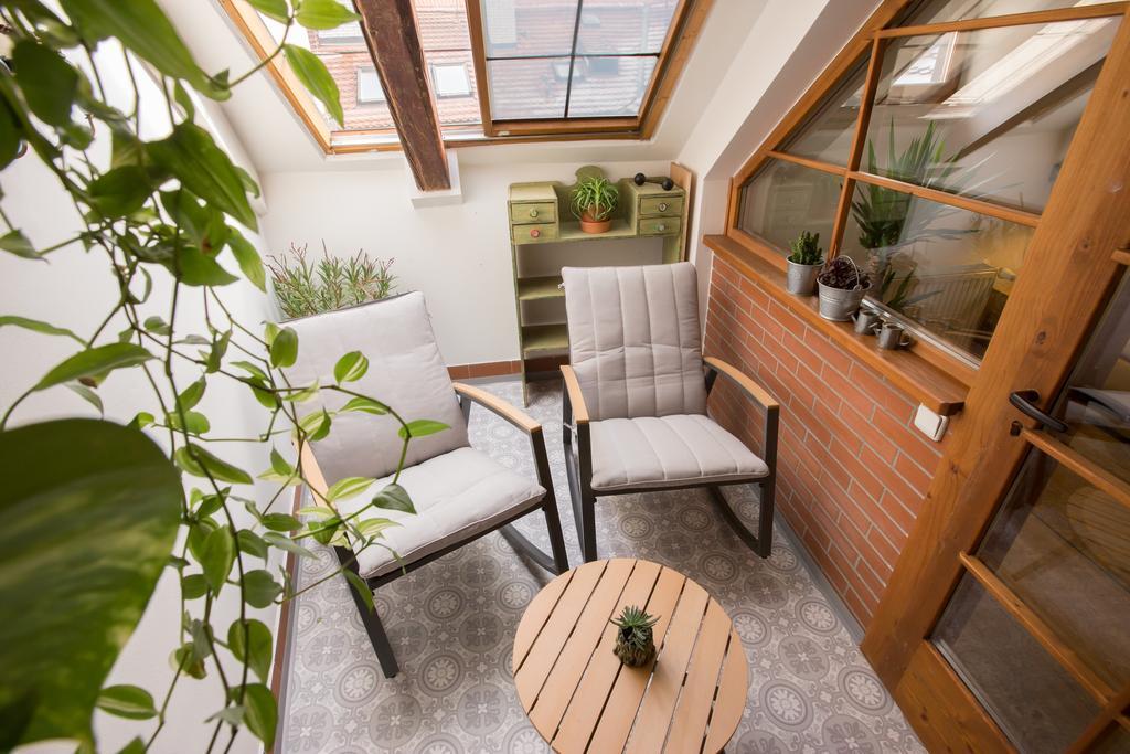 Bohemian Chic 2 Bedroom 2 Bathroom Loft With Hanging Chair Prague Luaran gambar