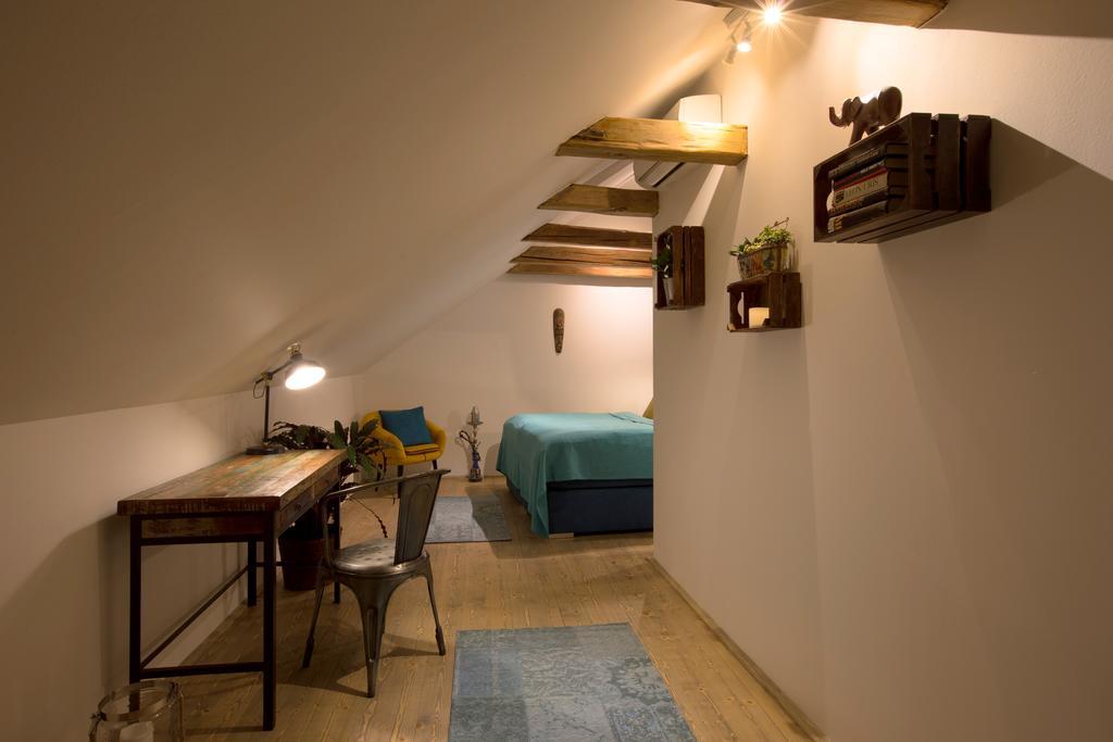 Bohemian Chic 2 Bedroom 2 Bathroom Loft With Hanging Chair Prague Luaran gambar