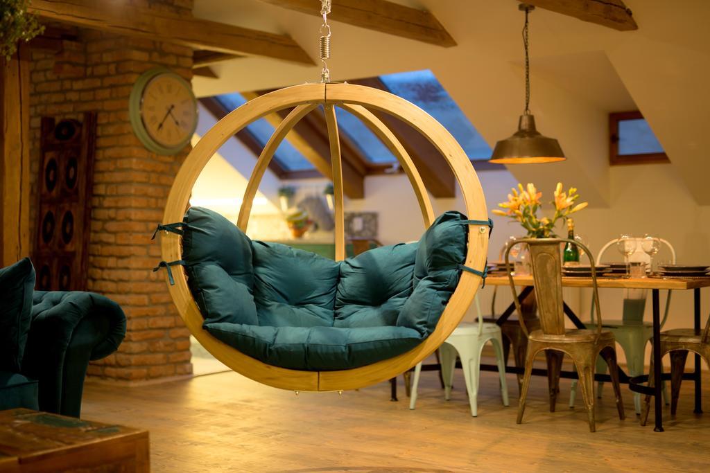 Bohemian Chic 2 Bedroom 2 Bathroom Loft With Hanging Chair Prague Luaran gambar