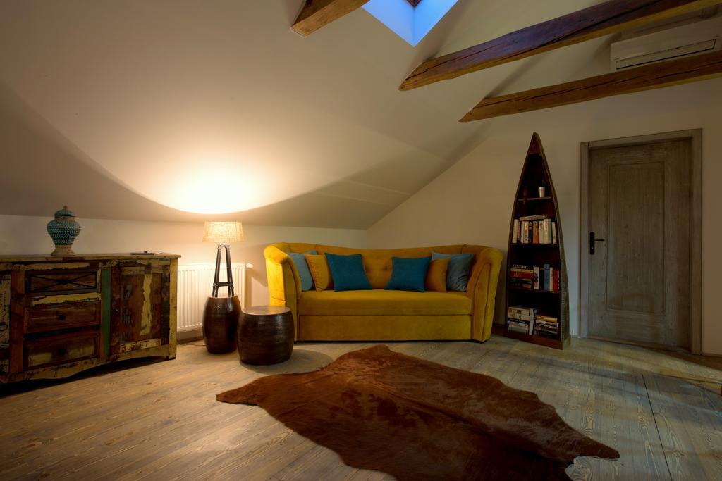 Bohemian Chic 2 Bedroom 2 Bathroom Loft With Hanging Chair Prague Luaran gambar
