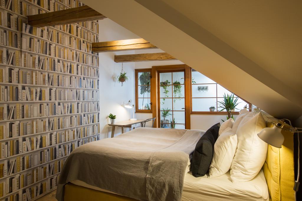 Bohemian Chic 2 Bedroom 2 Bathroom Loft With Hanging Chair Prague Luaran gambar