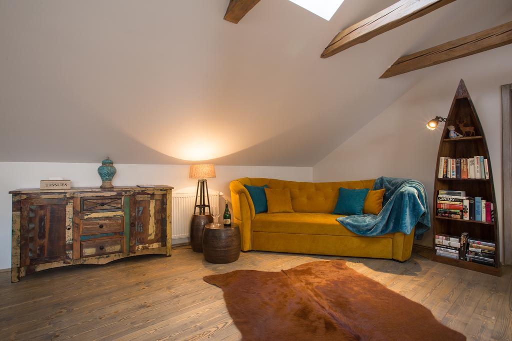 Bohemian Chic 2 Bedroom 2 Bathroom Loft With Hanging Chair Prague Luaran gambar
