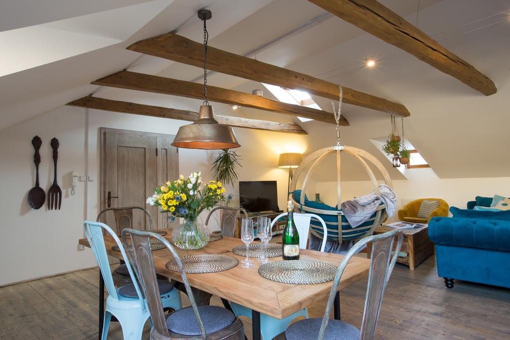 Bohemian Chic 2 Bedroom 2 Bathroom Loft With Hanging Chair Prague Luaran gambar
